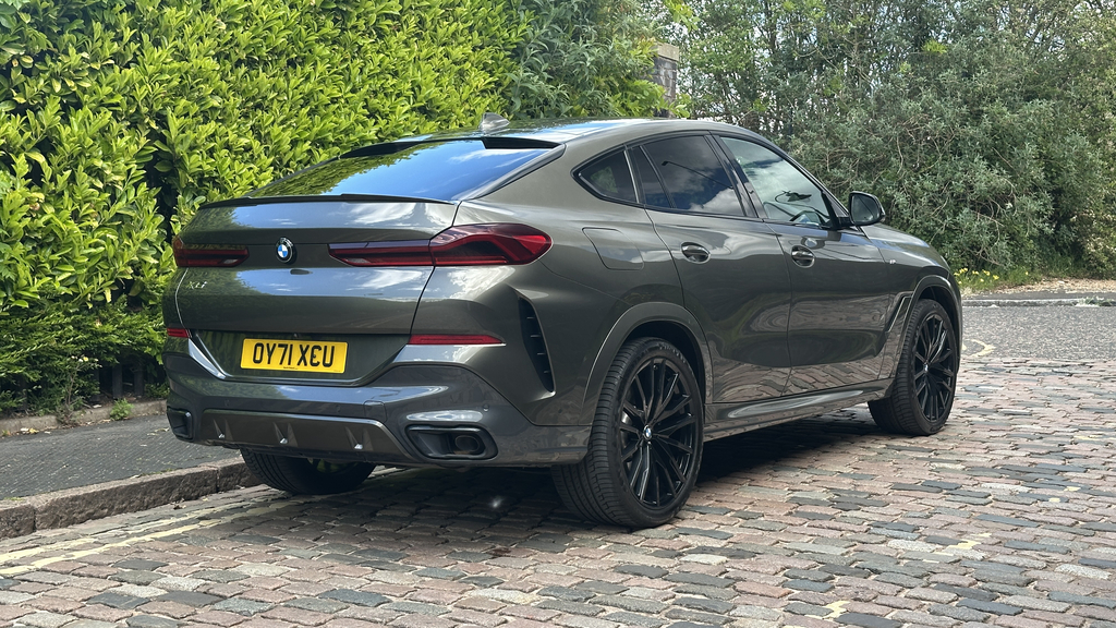 BMW X6 30D M OY71XCU Green #2