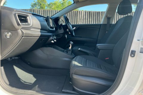 Kia Stonic 2019 69 2 WJ69ZKY  #3