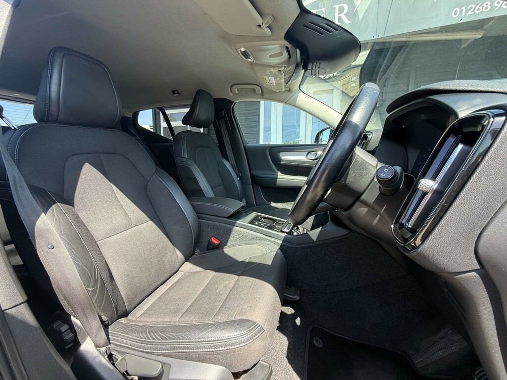 Volvo XC40 Momentum T4 Awd 4Wd LK68XVA  #2