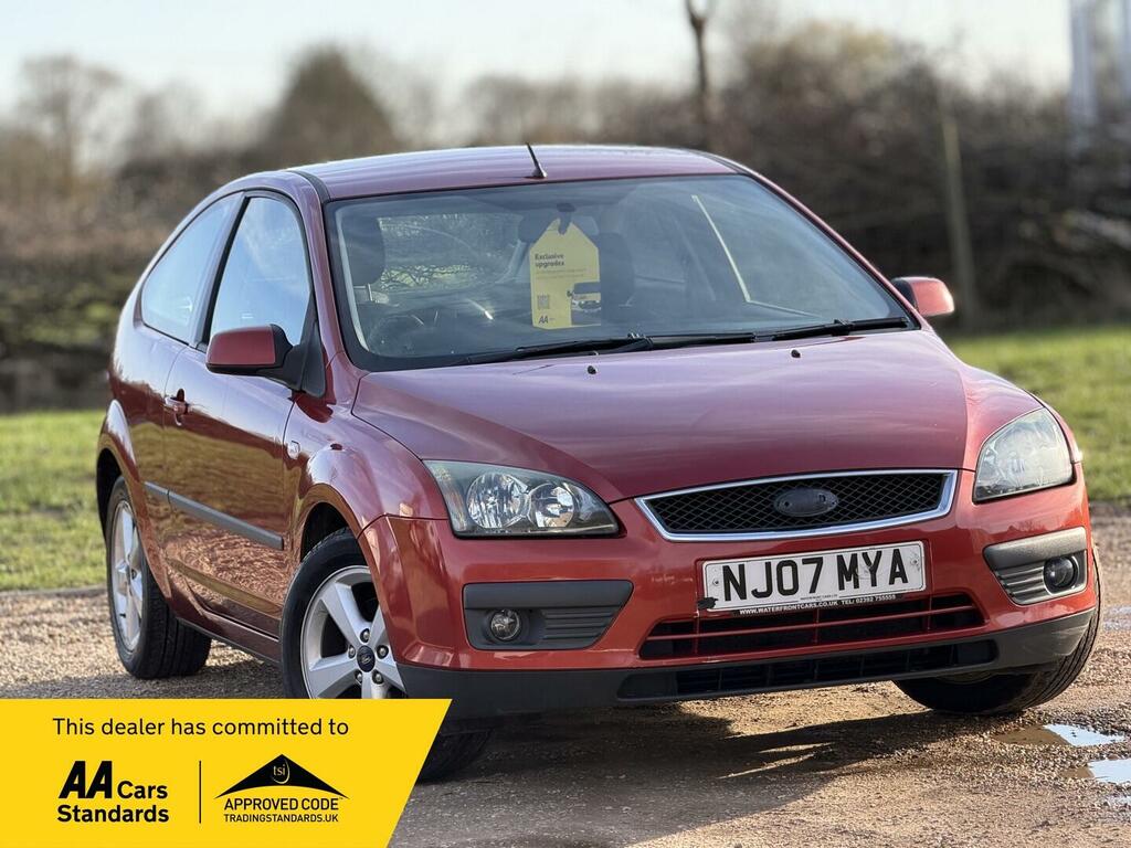 Ford Focus 1.6 Zetec Climate Red