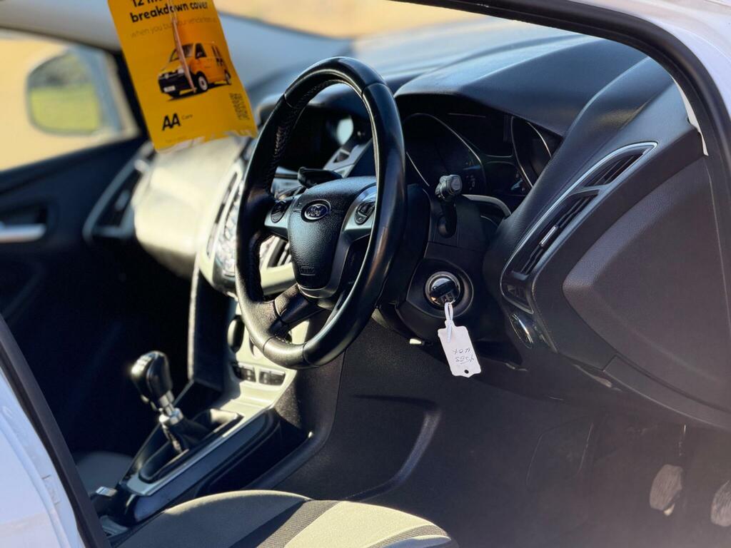 Ford Focus 1.6 Tdci Zetec Euro 5 Ss YJ63UOX White #2