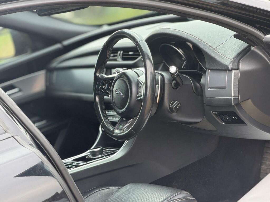 Jaguar XF 2.0D R-sport Euro 6 Ss FL18TWV Black #2