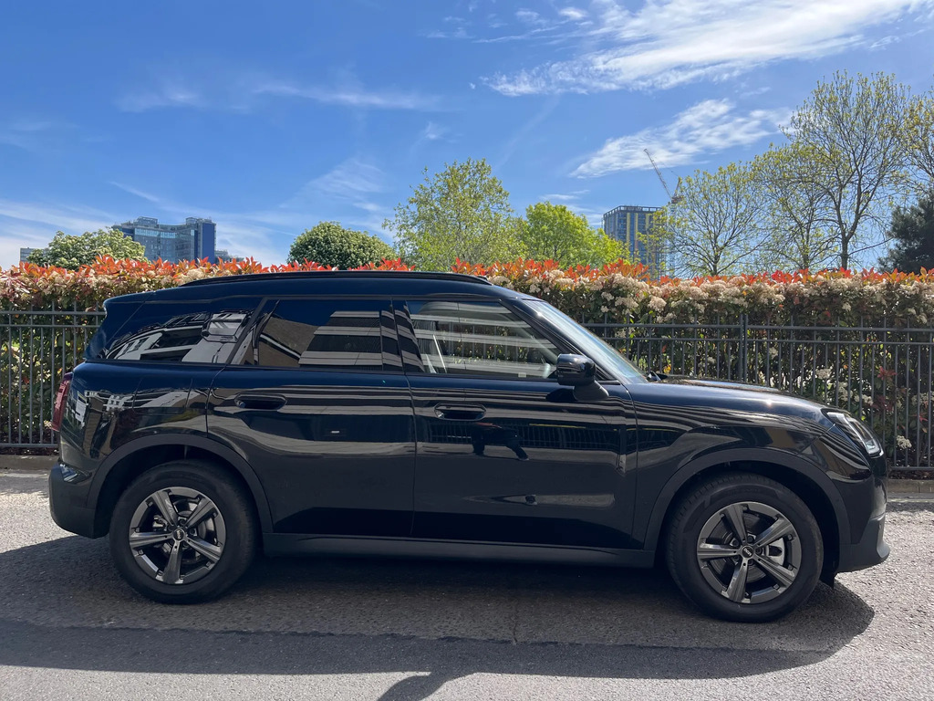 Mini Countryman Classic - Level 2 Black
