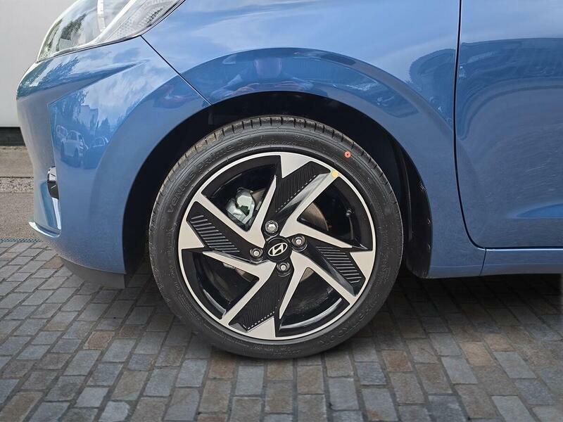 Hyundai I10 1.2 Premium Hatchback Euro 6 Ss CN26ZKY Blue #4