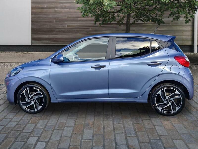 Hyundai I10 1.2 Premium Hatchback Euro 6 Ss CV26XGO Blue #4