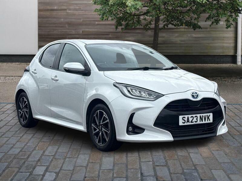 Toyota Yaris 1.5 Vvt-h Design Hatchback Hybrid E-cvt White