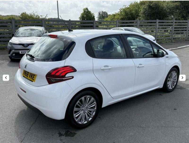 Peugeot 208 Signature Ss - 2018 68 VN68VKE White #5