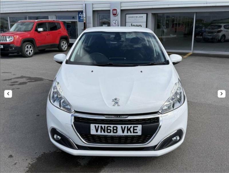 Peugeot 208 Signature Ss - 2018 68 VN68VKE White #2