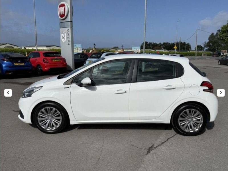 Peugeot 208 Signature Ss - 2018 68 VN68VKE White #3