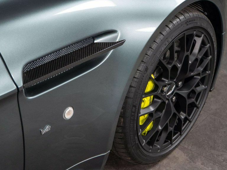 Aston Martin Vantage S Black #9