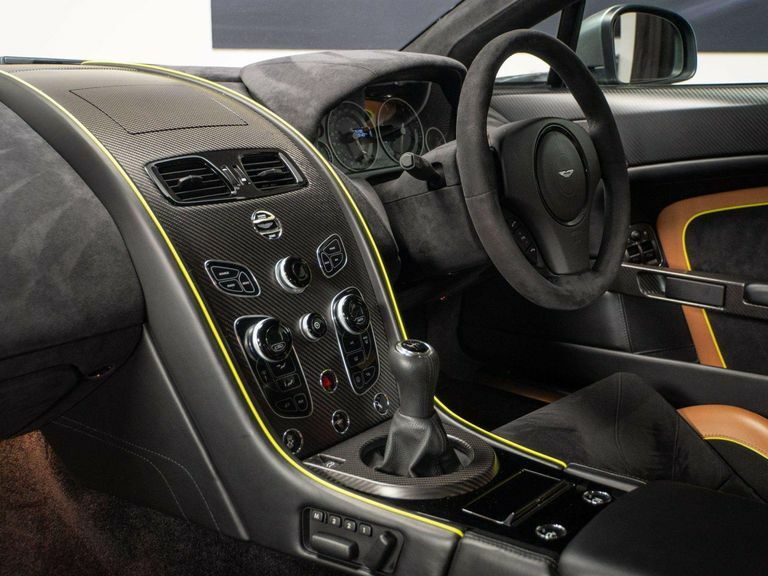 Aston Martin Vantage S Black #34