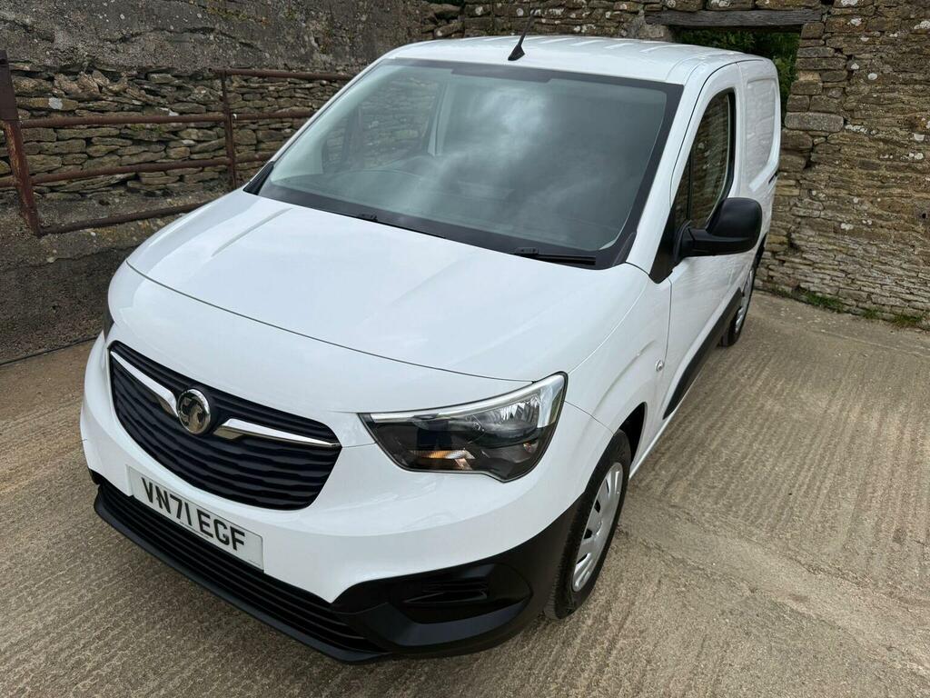 Vauxhall Combo Panel Van 1.5 Turbo D 2300 Dynamic L1 H1 Euro 6 VN71EGF White #3