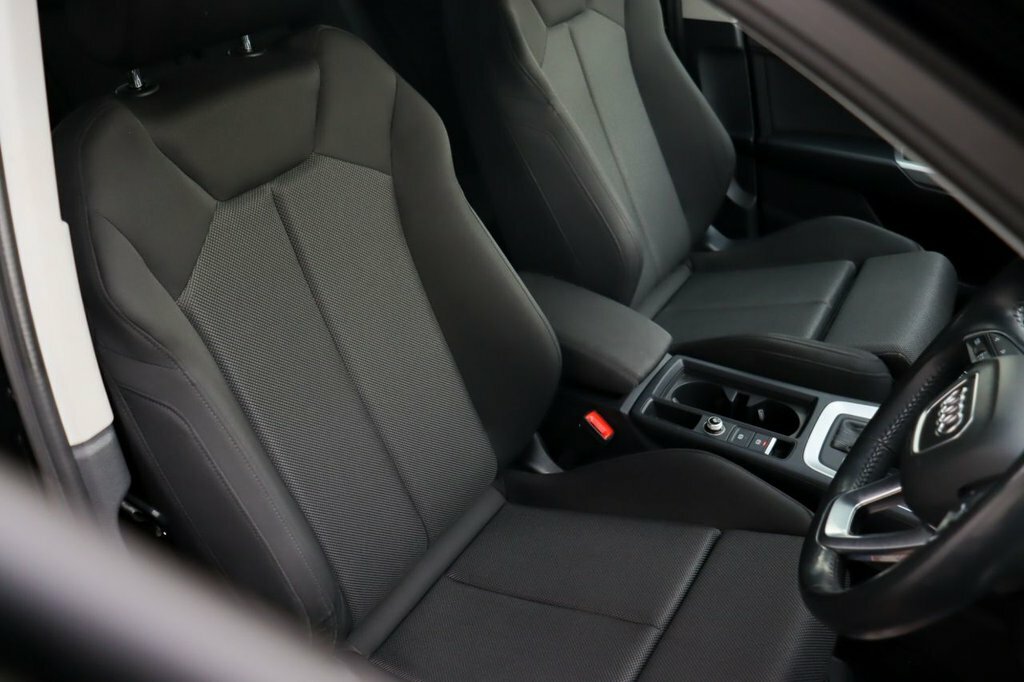 Audi Q3 1.5L Sport LO19ZTB White #4