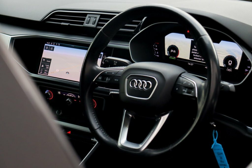 Audi Q3 1.5L Sport LO19ZTB White #2