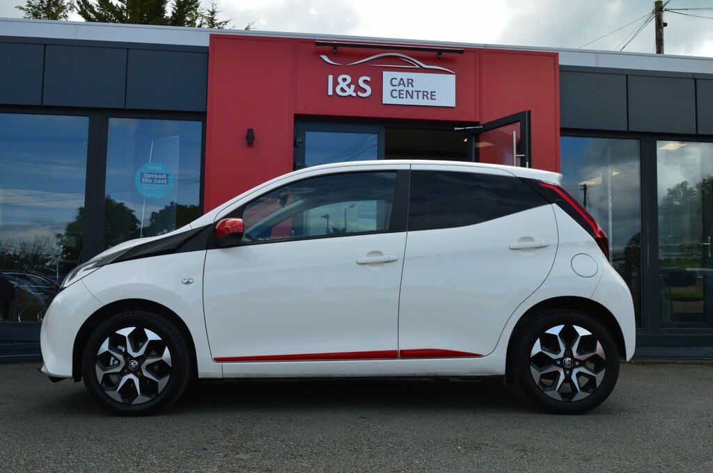 Toyota Aygo Vvt-i X-trend Hatchback YO21GOX White #5