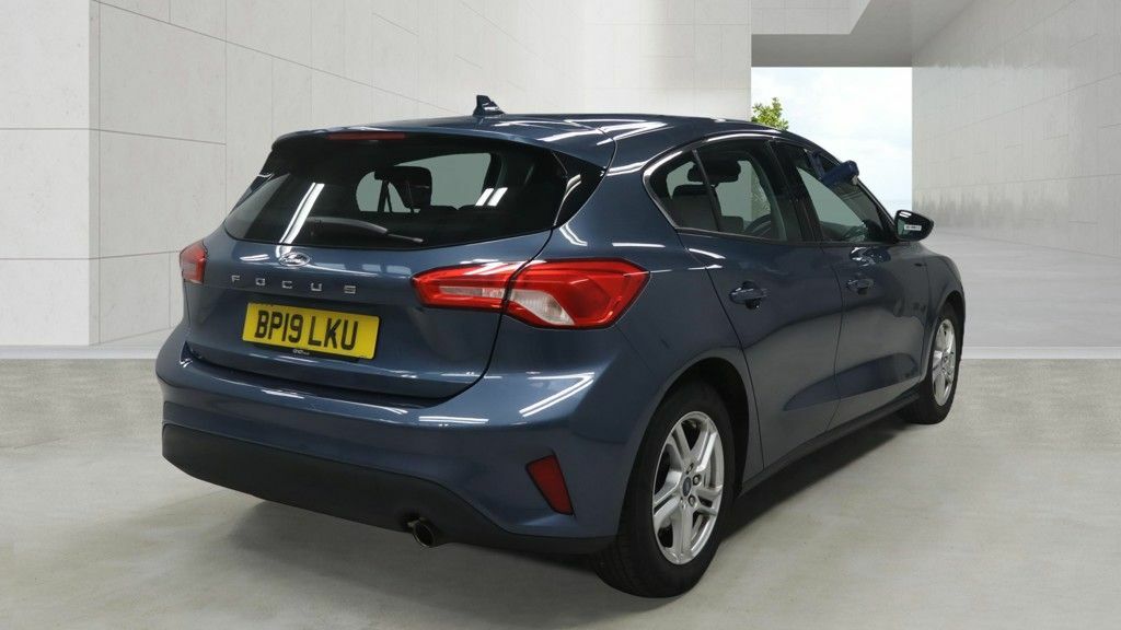 Ford Focus Ecoboost Zetec Hatchback BP19LKU Blue #4