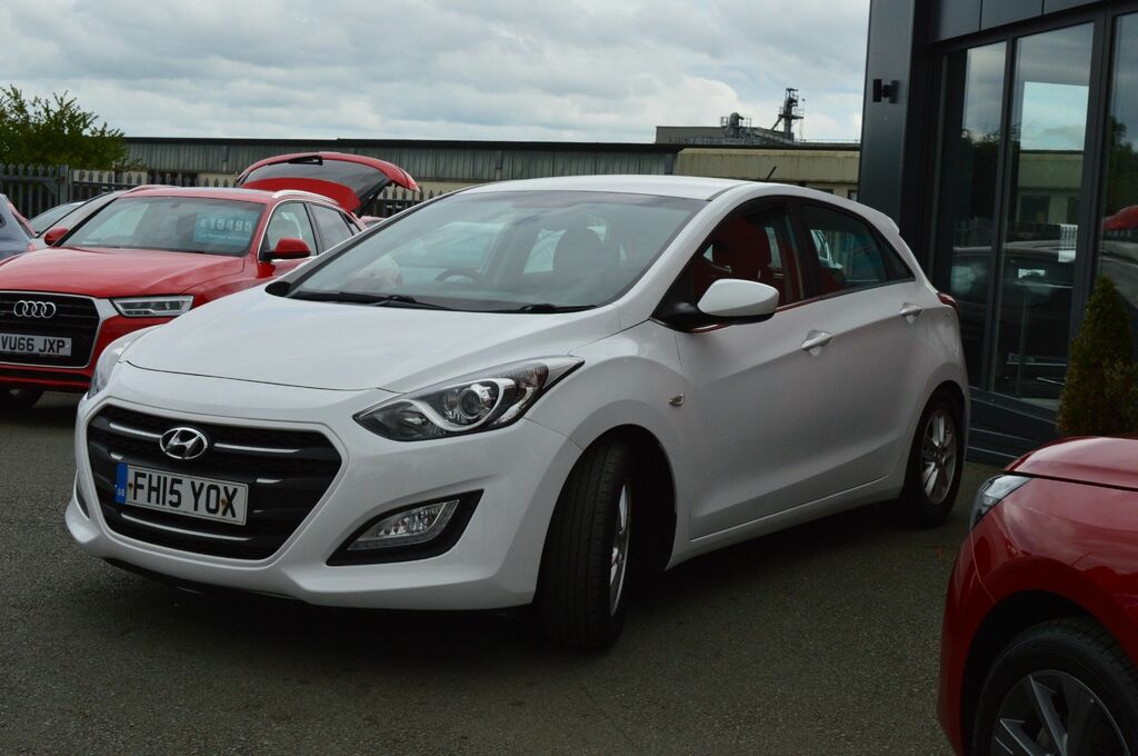 Hyundai I30 Crdi Blue Drive Se FH15YOX White #3