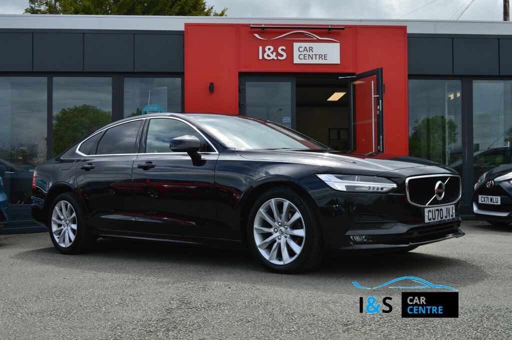 Volvo S90 D4 Momentum Plus Saloon Black