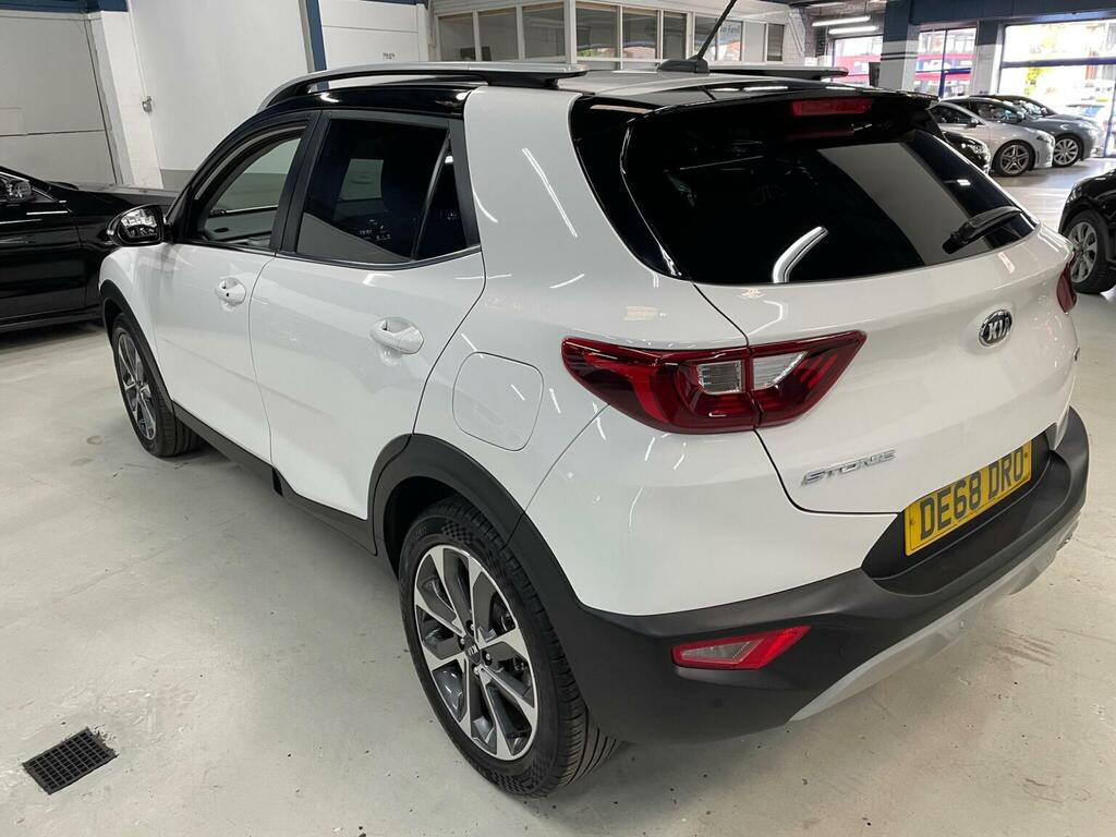 Kia Stonic Suv 1.6 Crdi First Edition Euro 6 Ss 2018 White #4
