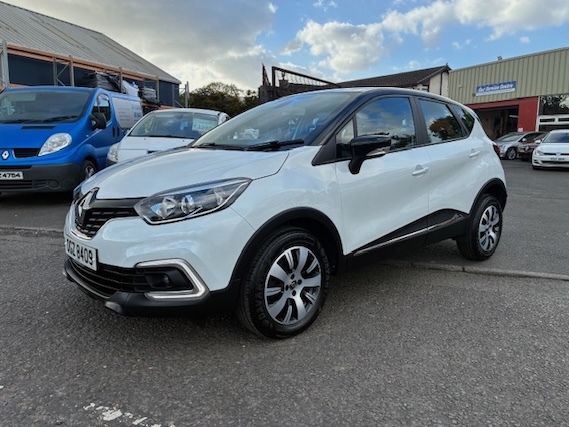 Renault Captur 0.9 Tce 90 Black #2