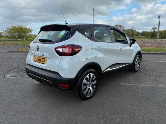 Renault Captur 0.9 Tce 90 Black #4