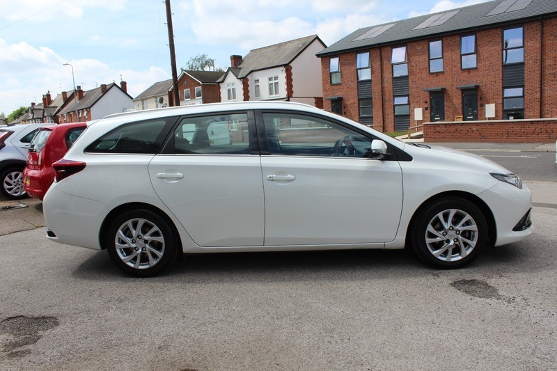 Toyota Auris Vvti Business Edition Touring FN66FHC White #4