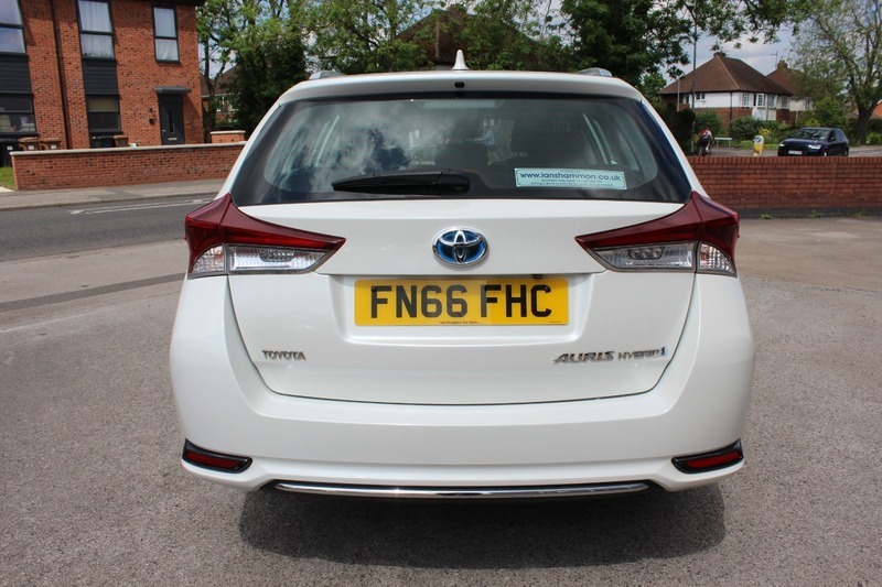 Toyota Auris Vvti Business Edition Touring FN66FHC White #6