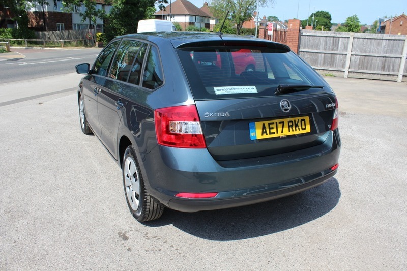 Skoda Rapid Spaceback S 1.4 Tdi Grey #4