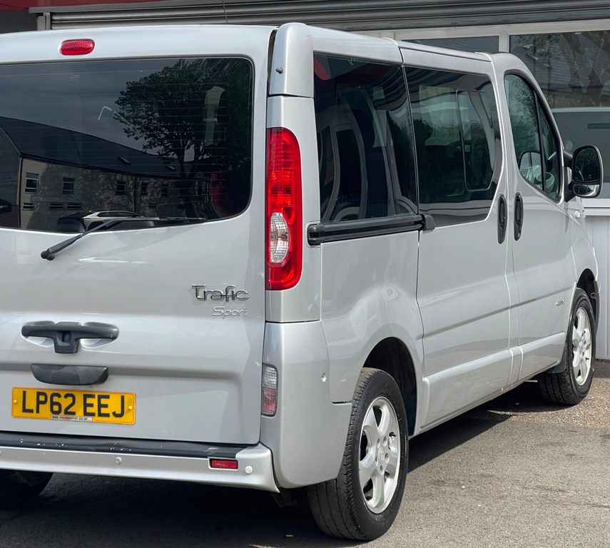 Renault Trafic 2.0 Td Dci Ll29 Platform Cab Qs6 214 G Silver #6