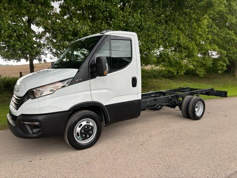 35C18h 3750Wb Chassis HY26LUZ White