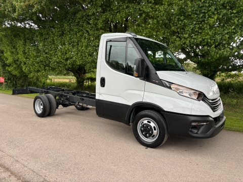 35C18h 3750Wb Chassis HY26LUZ White #5
