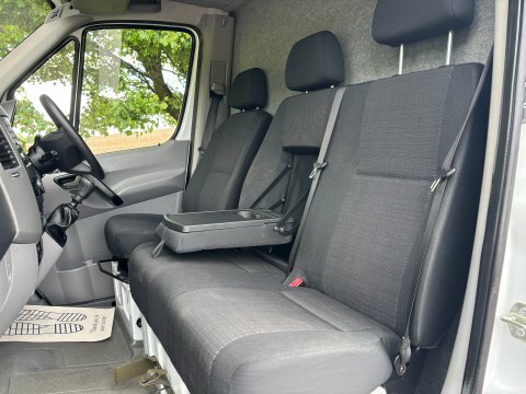 Mercedes-Benz Sprinter 519 Cdi V6  White #3