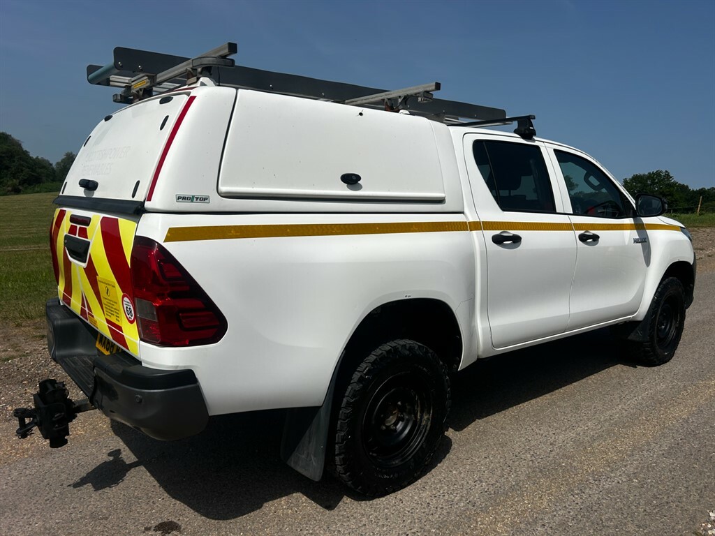 Toyota HILUX Active 4Wd D-4d Dcb MX68BXY White #6