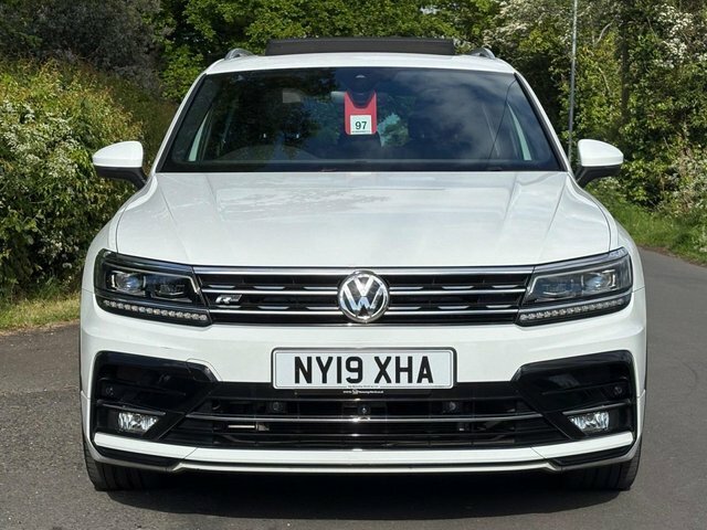 Volkswagen Tiguan 2019 2.0 Tdi R-line Tech Suv Dsg 4Motio NY19XHA White #2