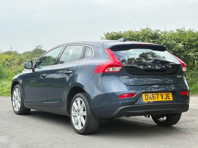 Volvo V40 2017 2.0 D2 Inscription Hatchback Manua Blue #6
