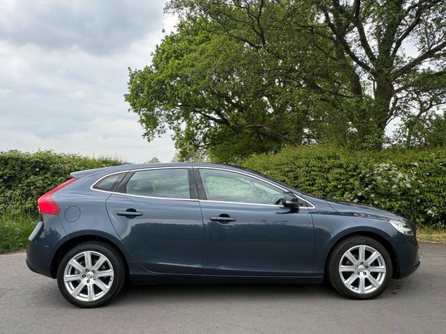 Volvo V40 2017 2.0 D2 Inscription Hatchback Manua Blue #5