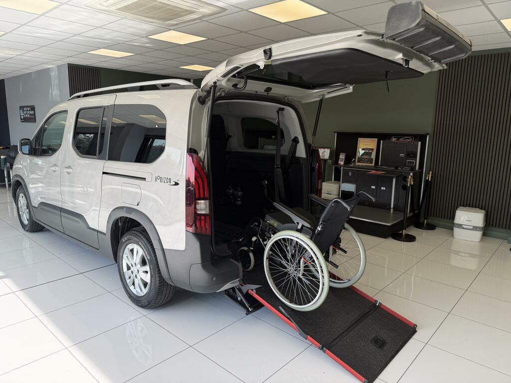Peugeot Rifter Rare XL Wheelchair Adapted Mpv Carries 5 With Winc Beige