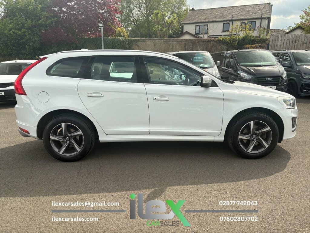 Volvo XC60 2.4L R-design Lux Nav KP65JVT White #4