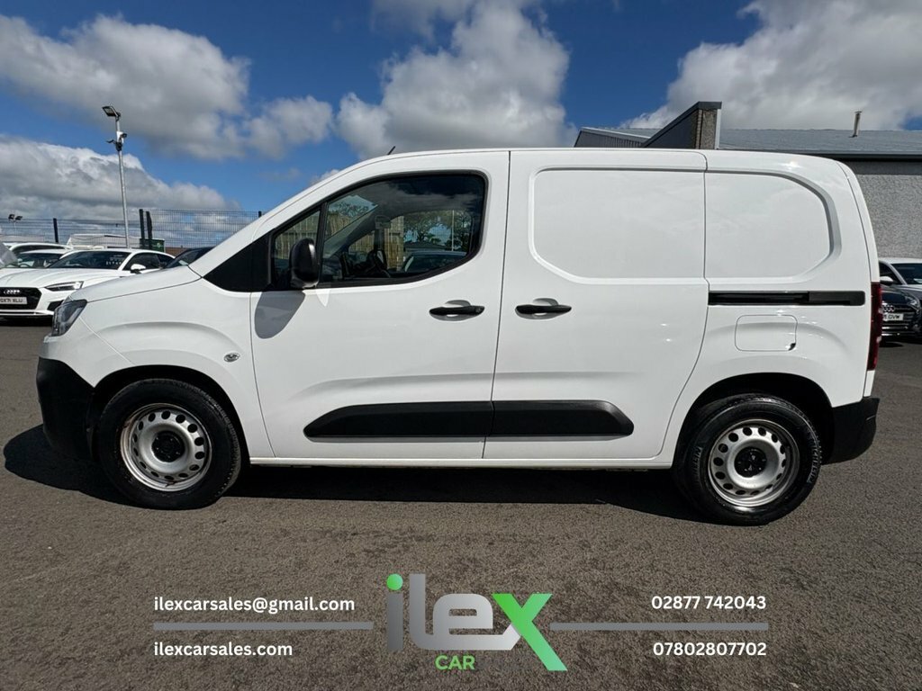 Citroen Berlingo 1.5L Worker M TGZ3999 White #4