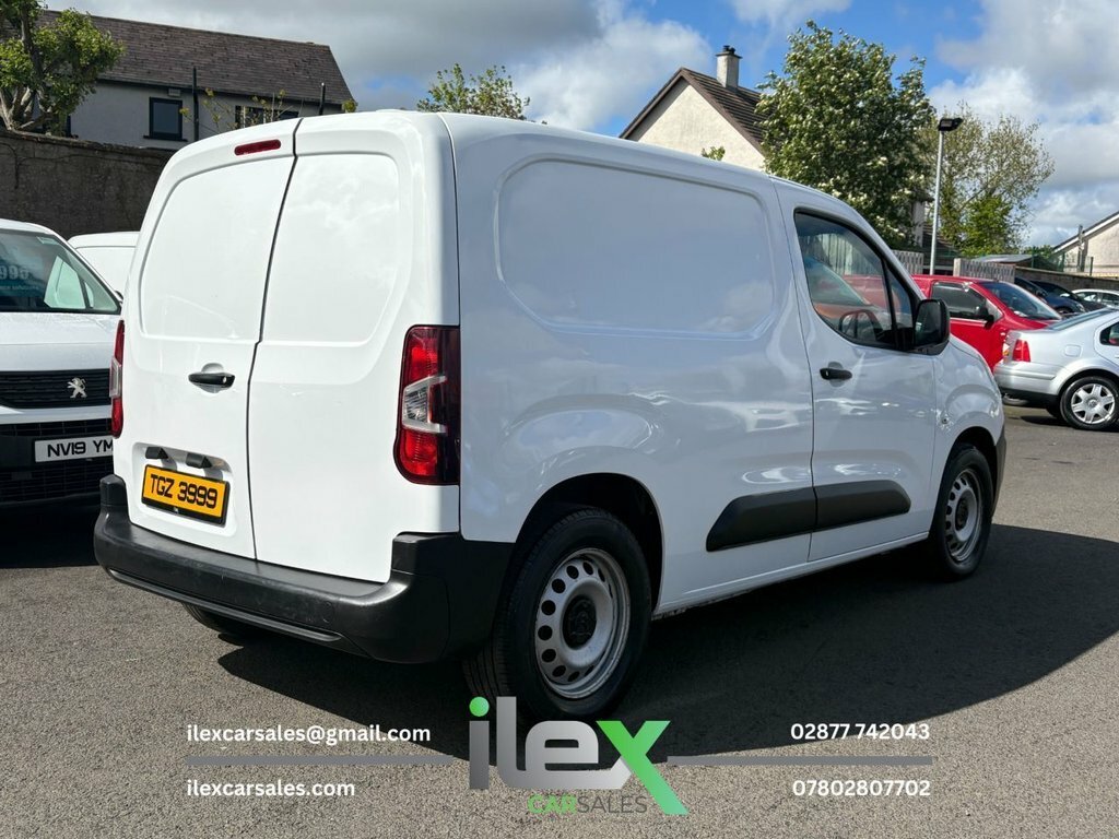 Citroen Berlingo 1.5L Worker M TGZ3999 White #2