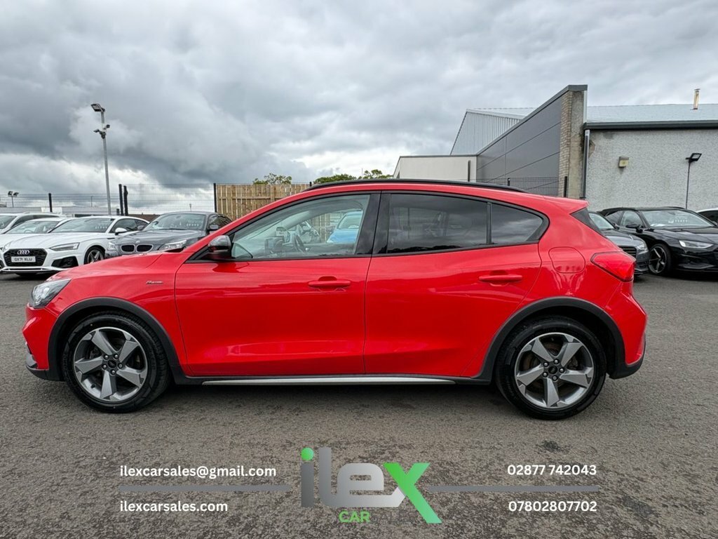 Ford Focus 1.5L Active YHZ4948 Red #6