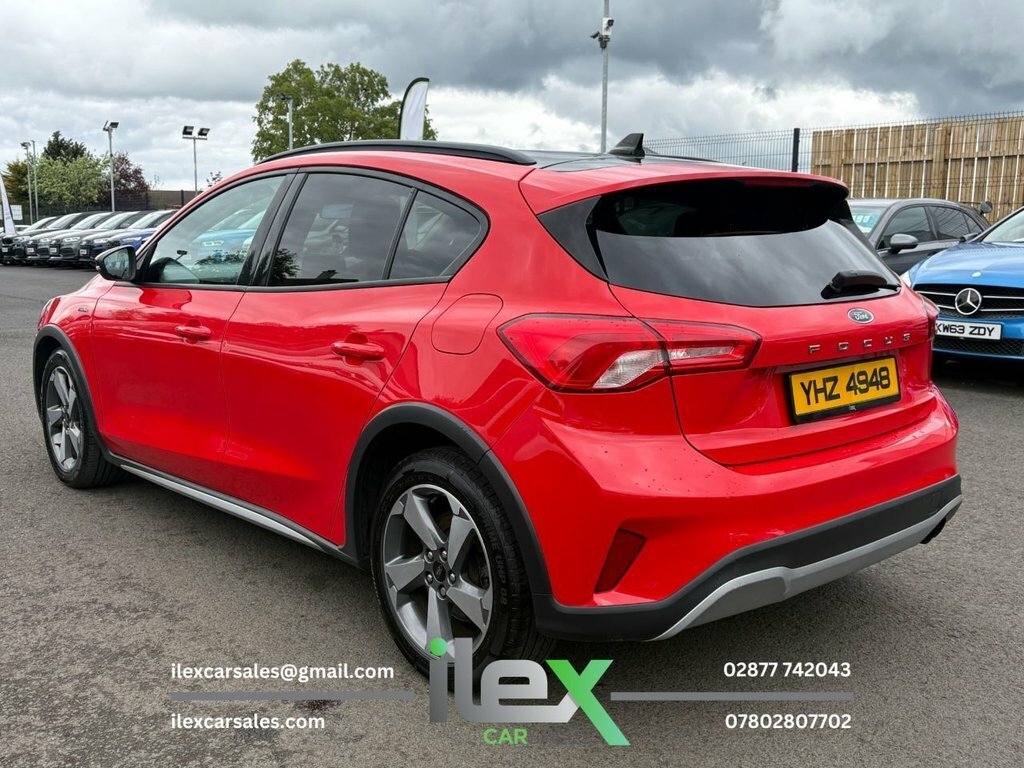 Ford Focus 1.5L Active YHZ4948 Red #5