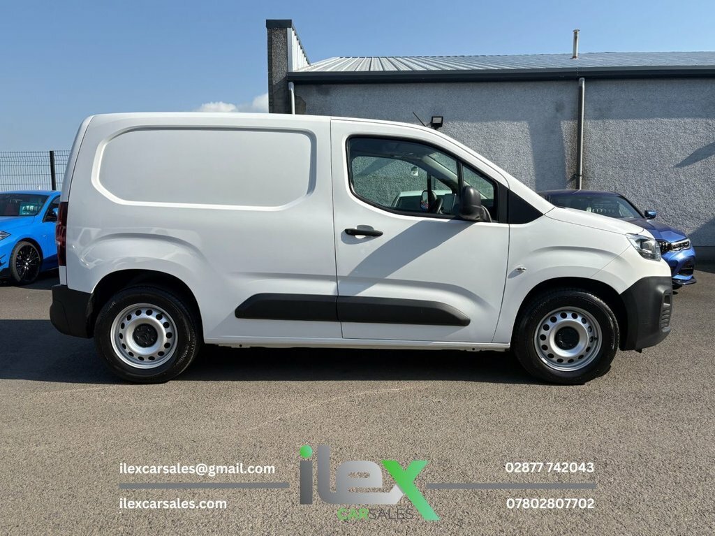 Citroen Berlingo 1.5L Worker M TGZ3997 White #4
