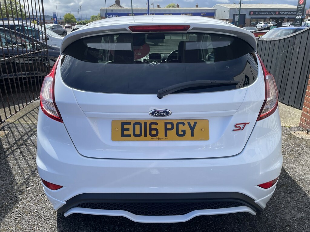 Ford Fiesta Hatchback 1.6 T Ecoboost St-3 2016 EO16PGY White #5