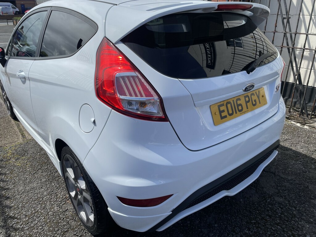 Ford Fiesta Hatchback 1.6 T Ecoboost St-3 2016 EO16PGY White #4