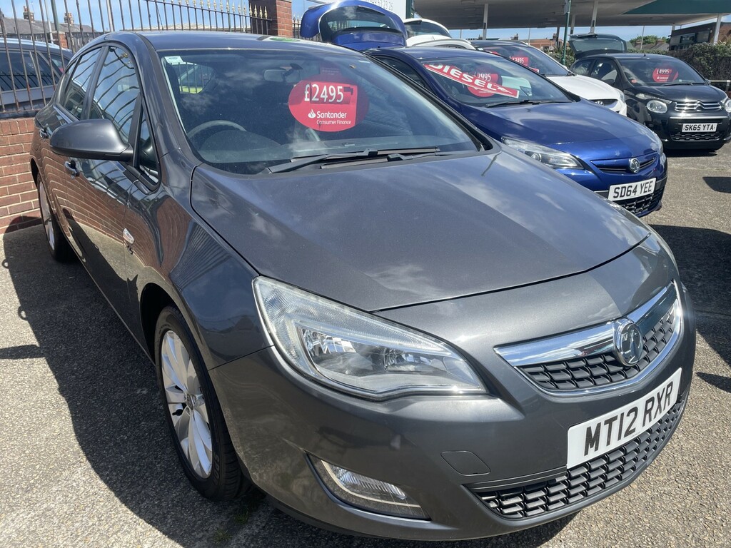 Vauxhall Astra Hatchback 1.4 16V Active 2012 Grey