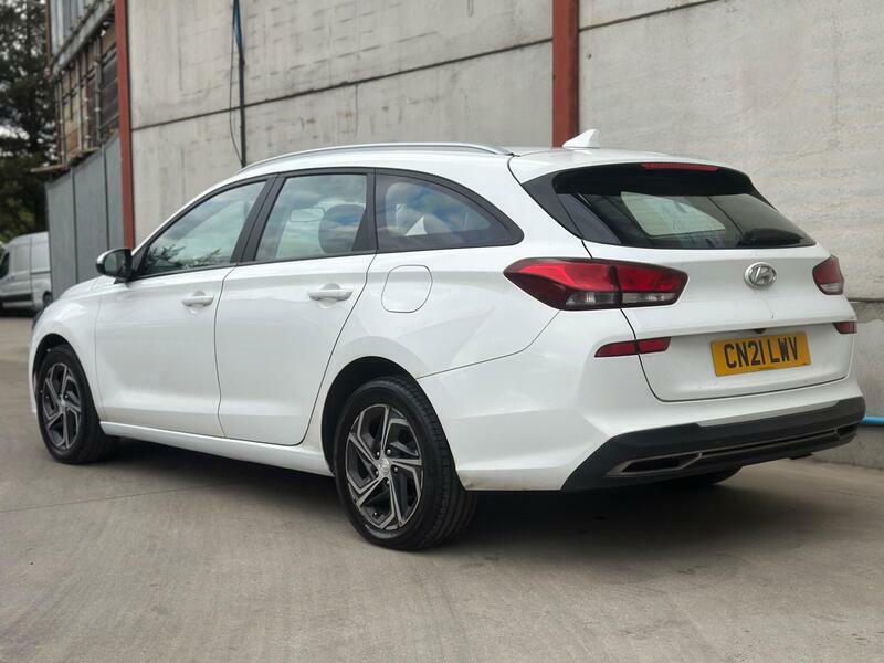 Hyundai I30 1.6 Crdi Mhev Se Connect Tourer Euro 6 Ss  #5