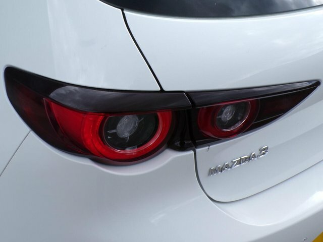 Mazda 3 2.0 E-skyactiv X Mhev 186 Se-l Lux PK71SVF White #6