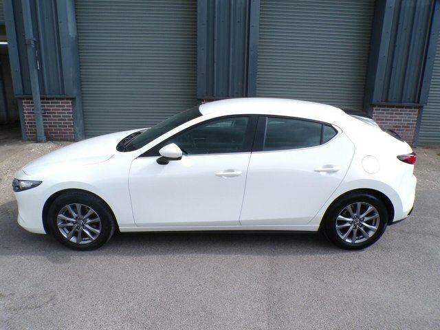 Mazda 3 2.0 E-skyactiv X Mhev 186 Se-l Lux PK71SVF White #4