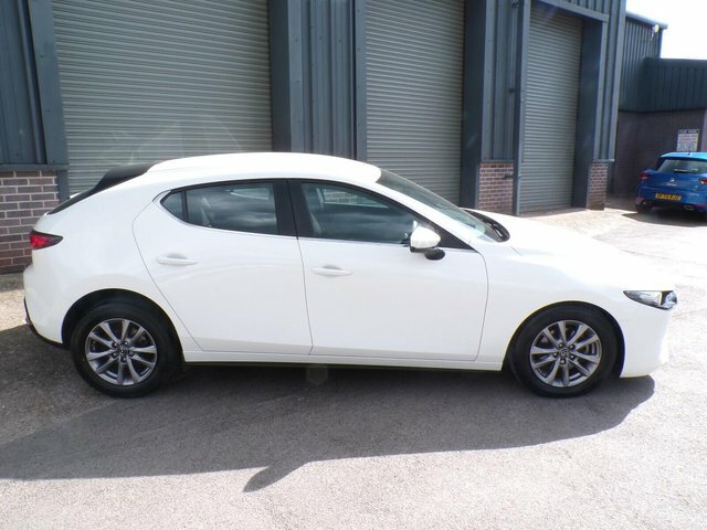 Mazda 3 2.0 E-skyactiv X Mhev 186 Se-l Lux PK71SVF White #3